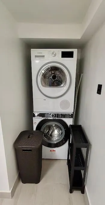 Apartment Grand T5 Avec Patio Et Sauna A 5Mn A Pied De La Plage Des Catalans Marseille France